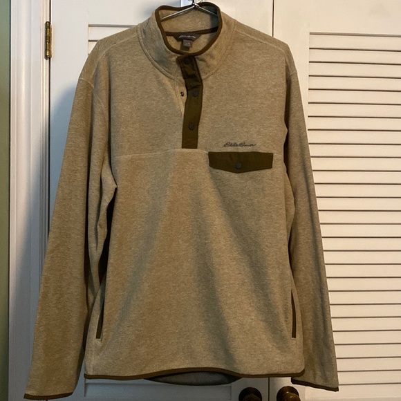 Eddie Bauer light fleece in tan - Picture 1 of 4